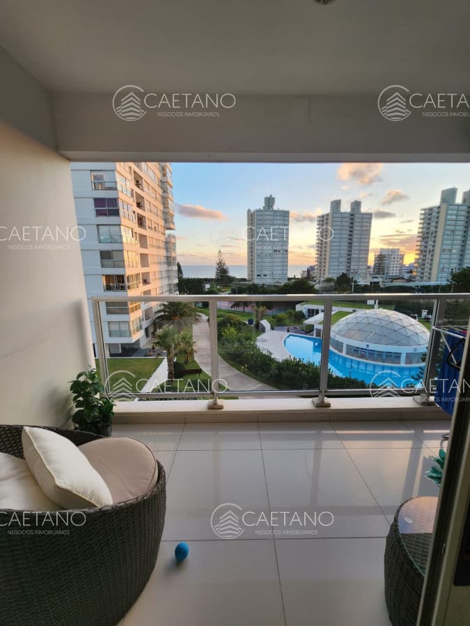 Apartamento en venta frente al mar 2 dormitorios , Playa Mansa