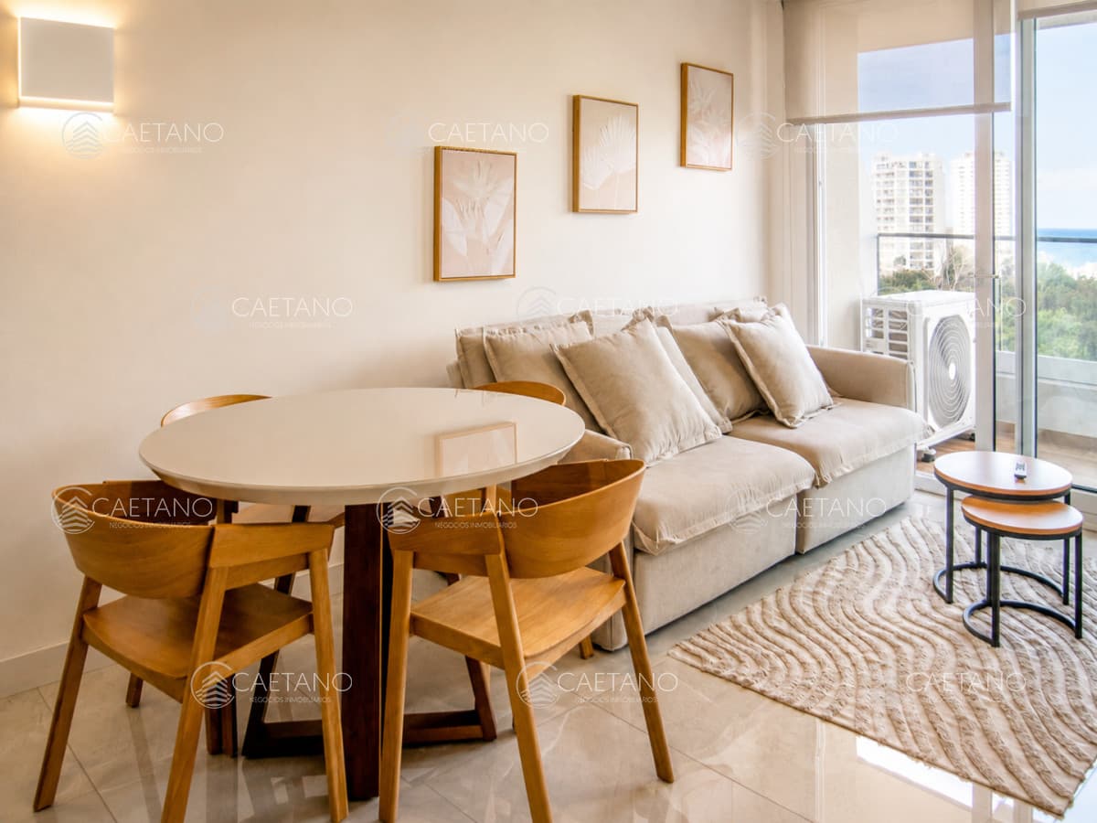 En venta apartamento de 2 dormitorios con balcon en Brava, Punta del Este — foto 2