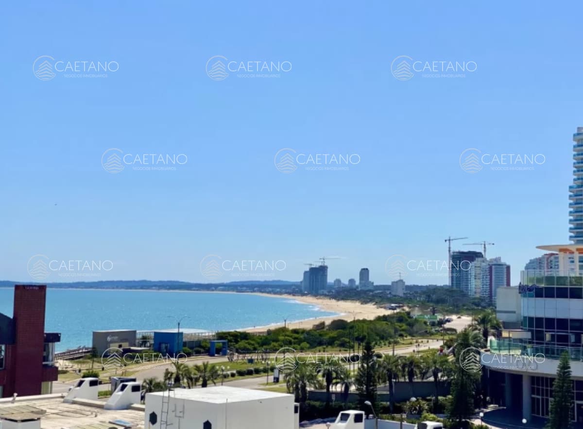 Apartamento en venta de 3 dormitorios en Punta del Este