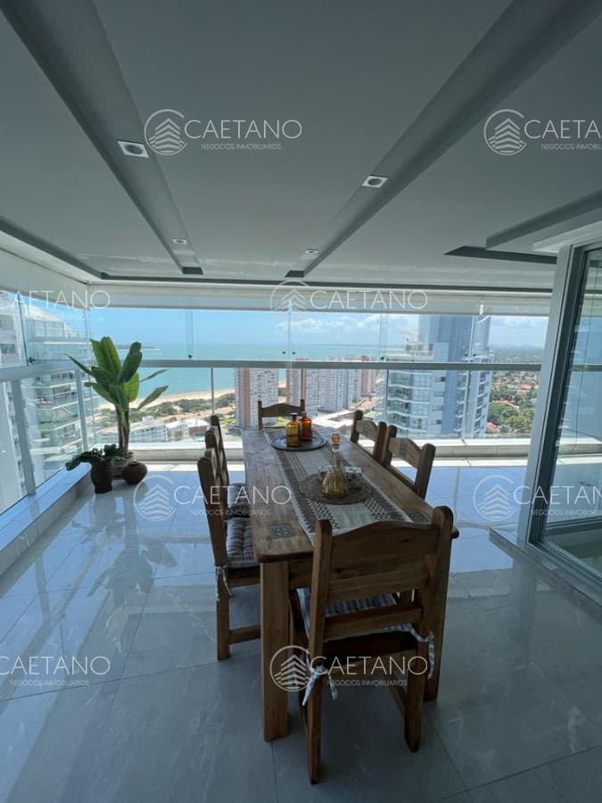 Venta apartamento 4 dormitorios playa mansa Punta del Este — foto 2
