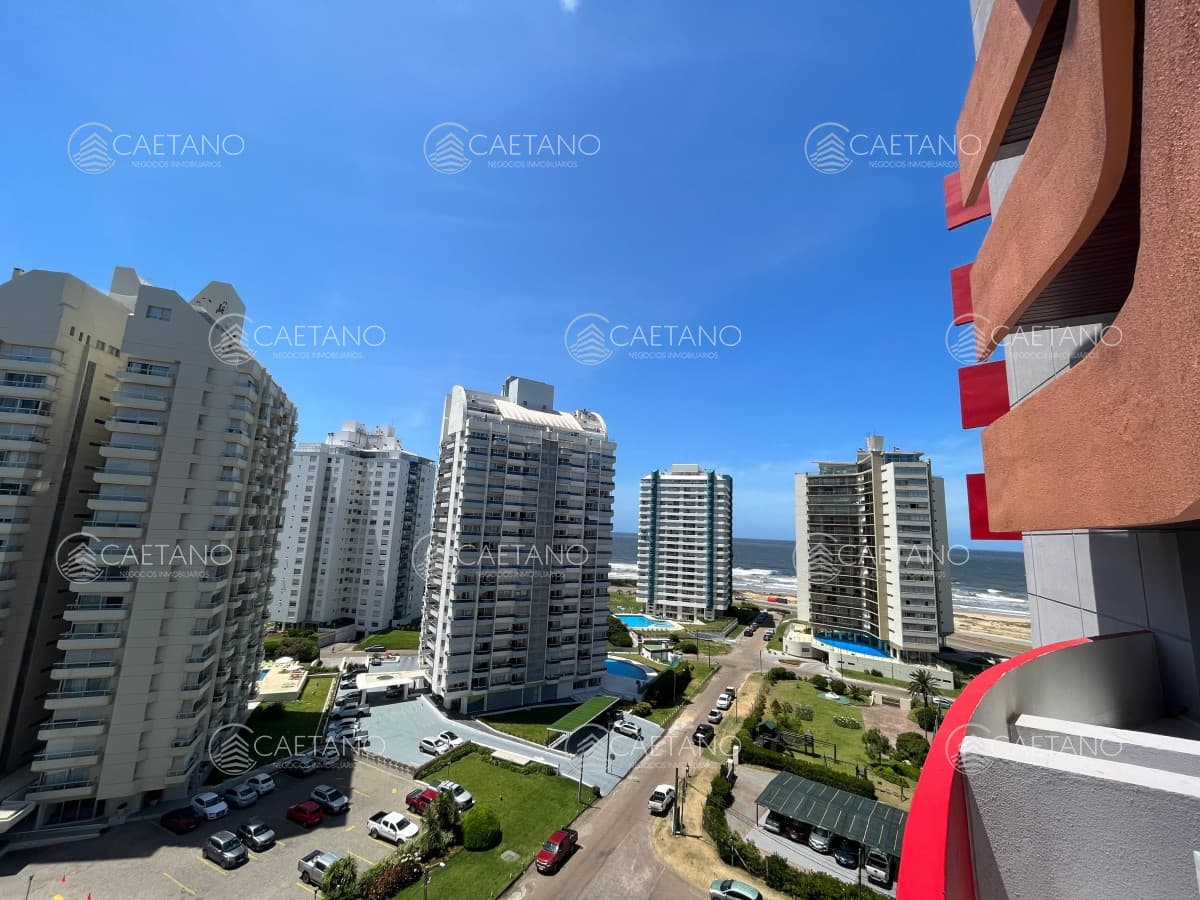Venta apartamento de 2 dormitorios con amplia planta en Punta del Este — foto 2