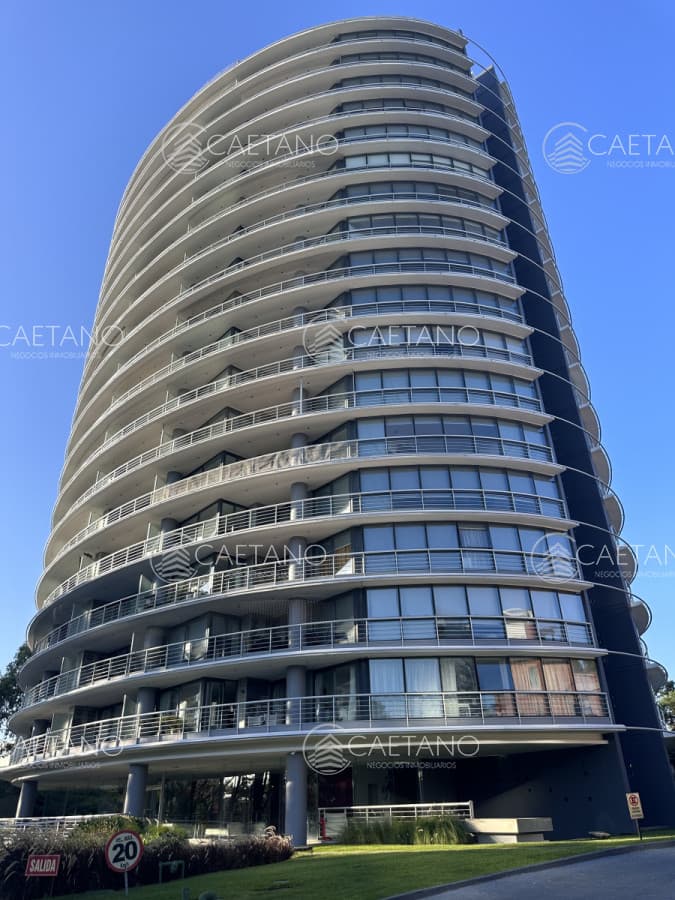 Vende apartamento de 1 dormitorio y medio en Tressesenta, Punta del Este — foto 2