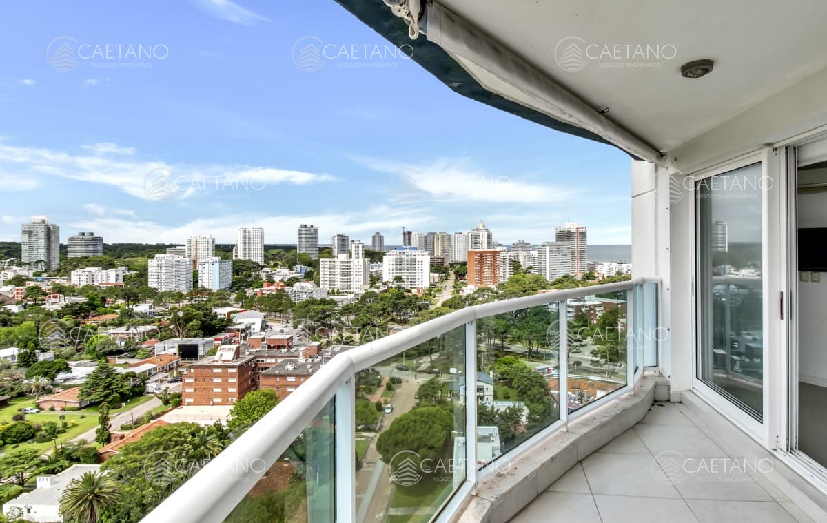 En venta  departamento de 3 dormitorios en Punta del Este — foto 2
