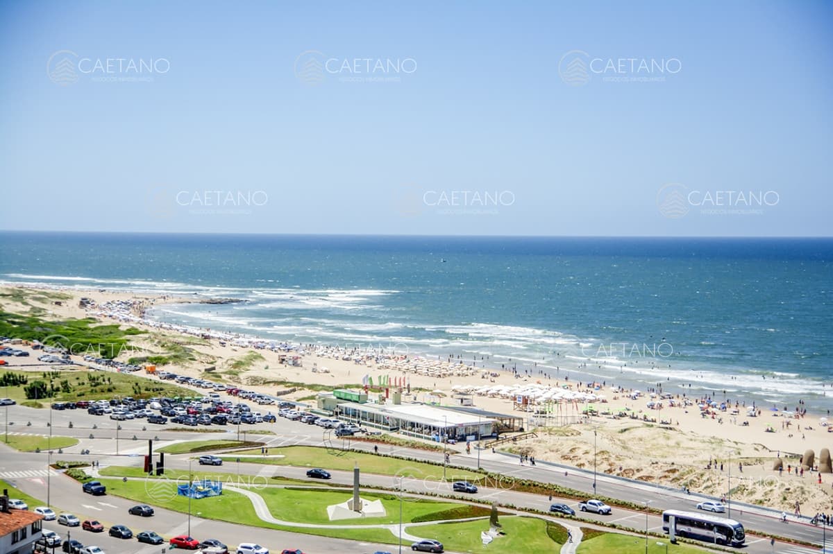 APARTAMENTO EN VENTA CON VISTA BRAVA, EXCELENTE CONSTRUCCION — foto 2