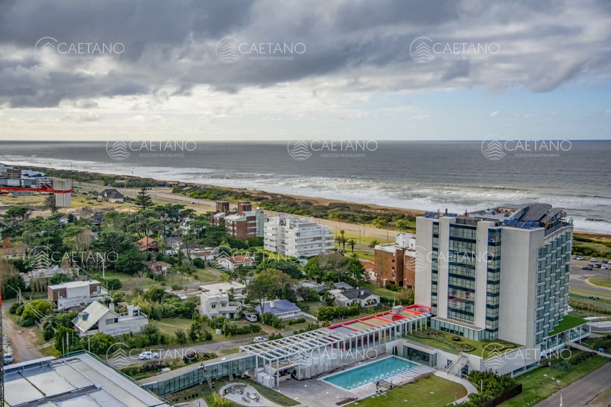 Departamento en piso alto, Quartier del Mar, en venta.