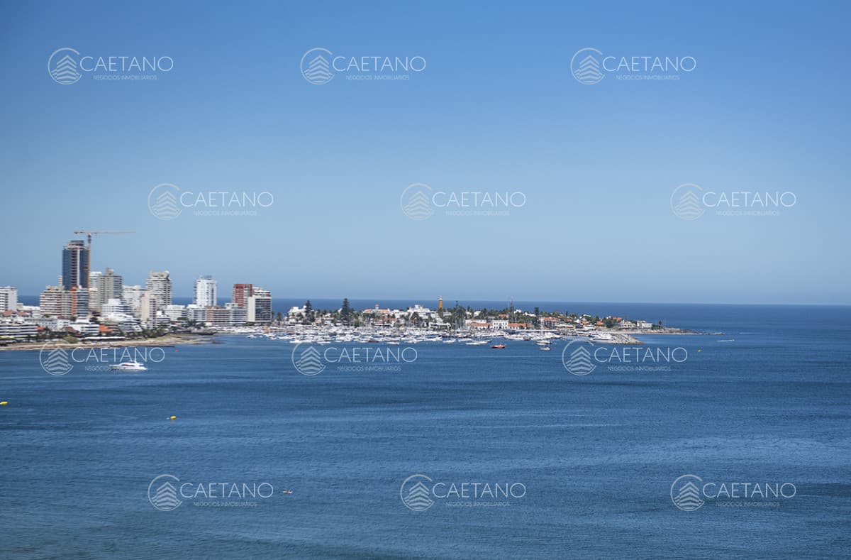Apartamento en playa de Mansa, Punta del Este a pasos del mar!