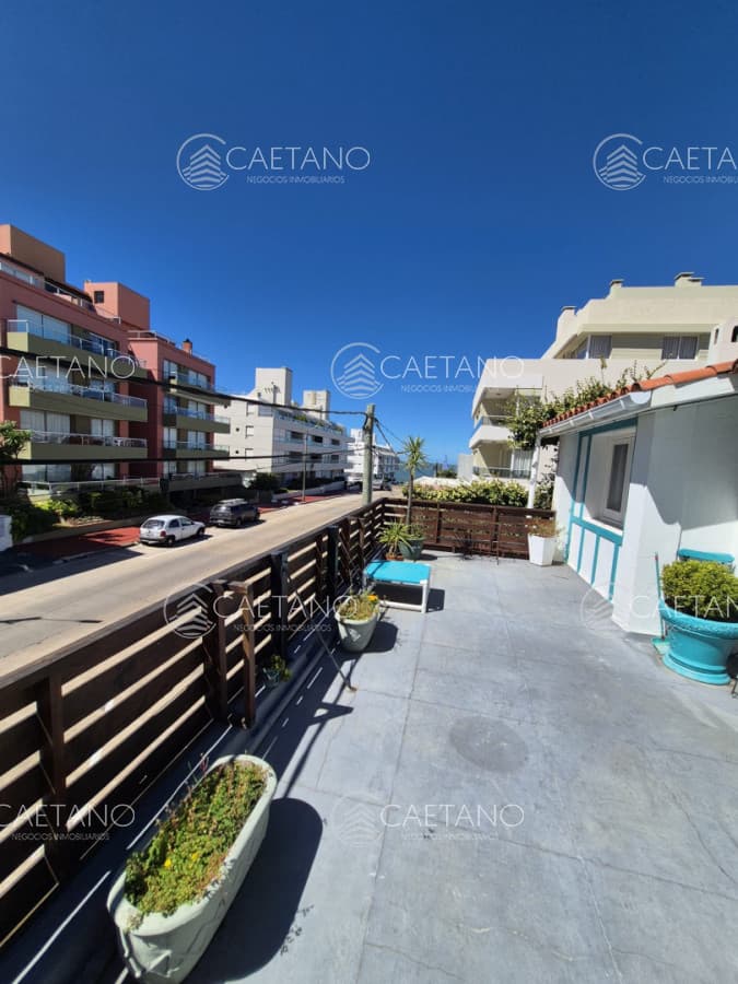 Casa de dos dormitorios en alquiler anual en Punta del Este