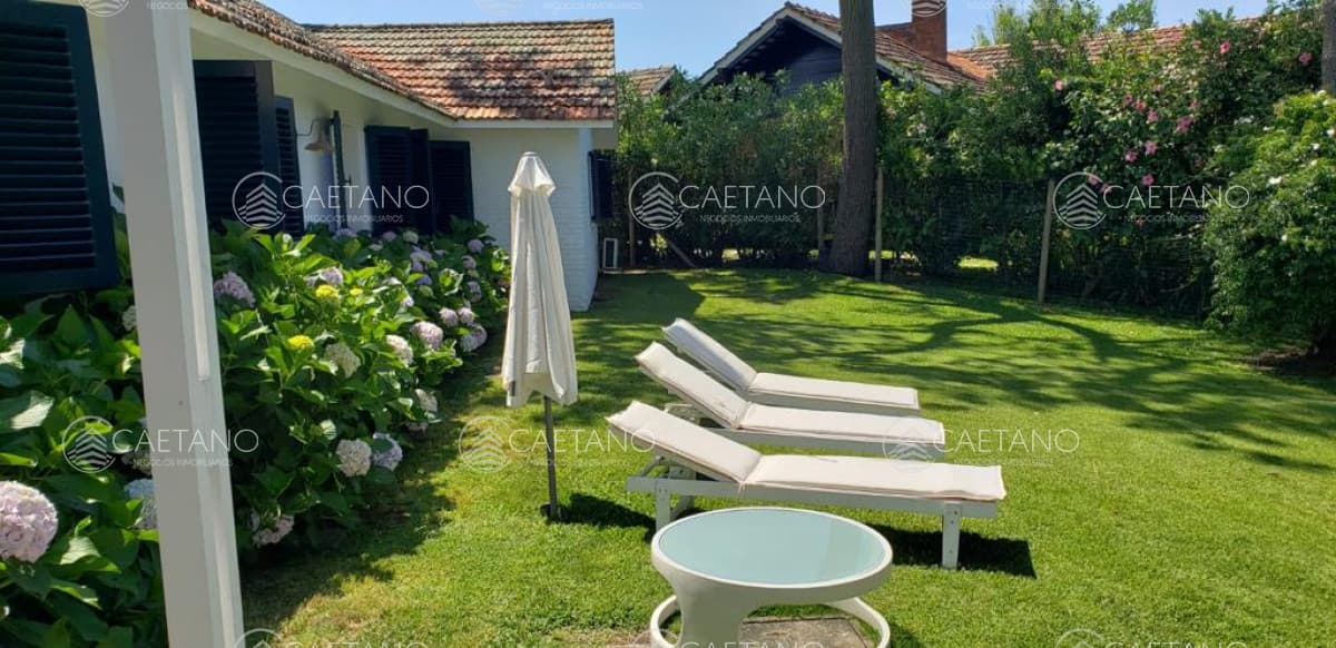 Alquiler Anual Casa 3 dormitorios y dependencia en Punta del Este. Zona Rincón del Indio — foto 2