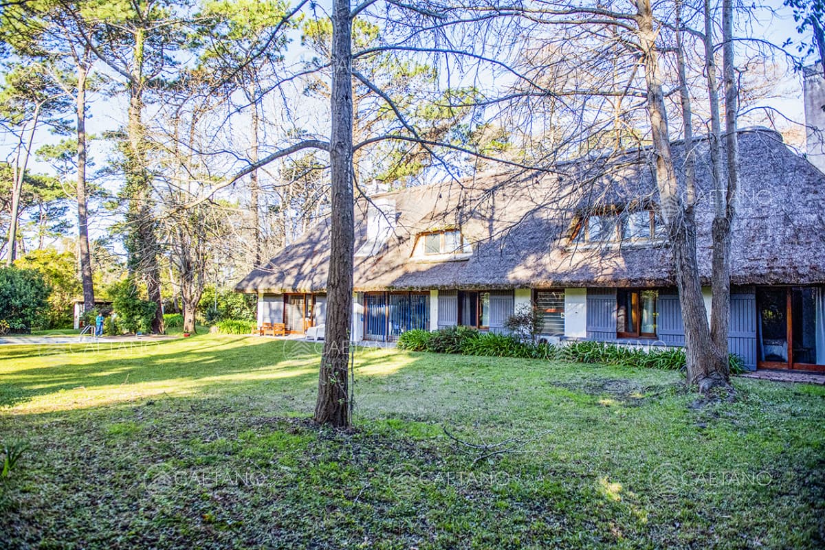 Casa de 4 dormitorios en venta, en Golf Punta del Este — foto 2