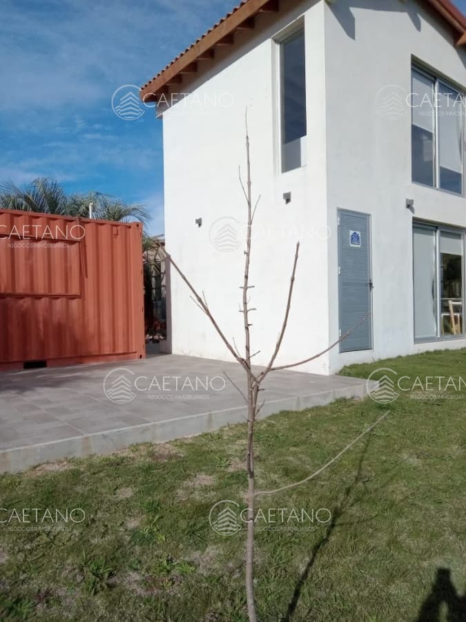 Vende casa de 2 Dormitorios en Balneario Buenos Aires