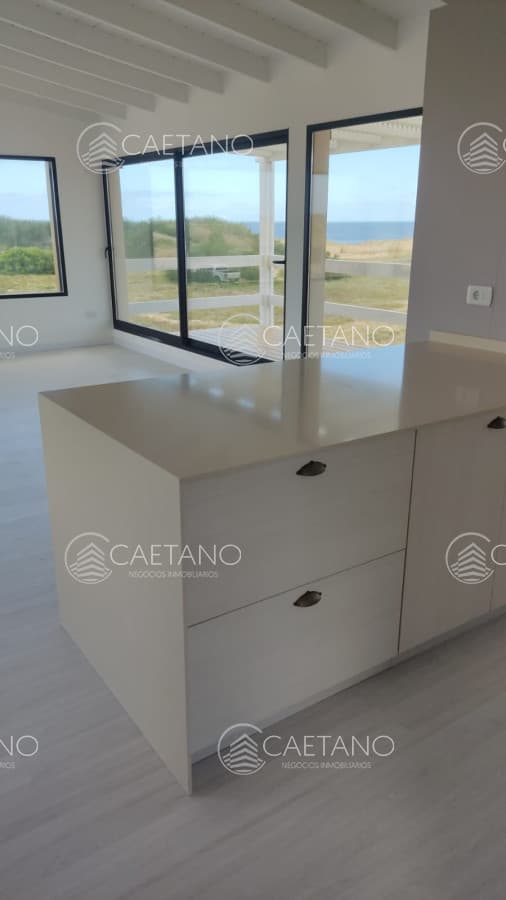 Vende Casa en Chihuahua - Punta Ballena de 3 dormitorios.