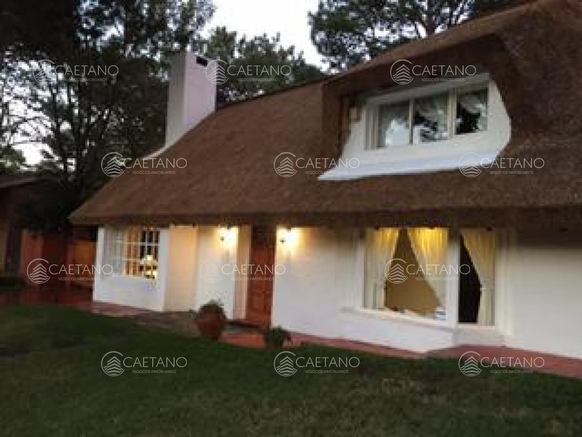 Excelente propiedad en venta en zona tranquila. 3 dormitorios. — foto 2