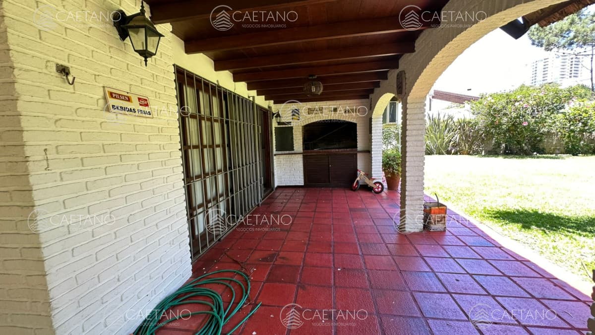 En venta casa en San Rafael, de 4 dormitorios mas dep, con 2 cocheras — foto 3