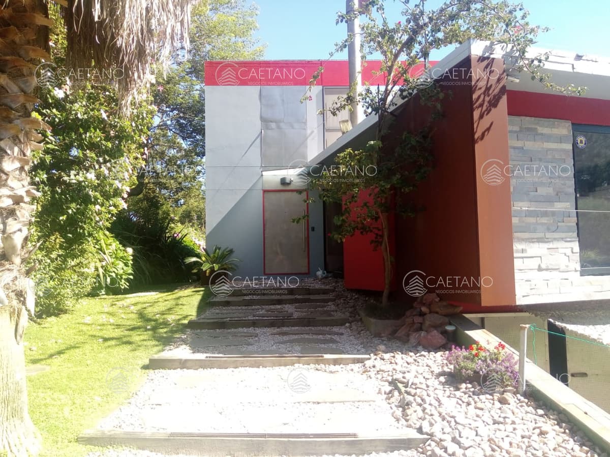 Hermosa casa en venta de 2 dormitorios.