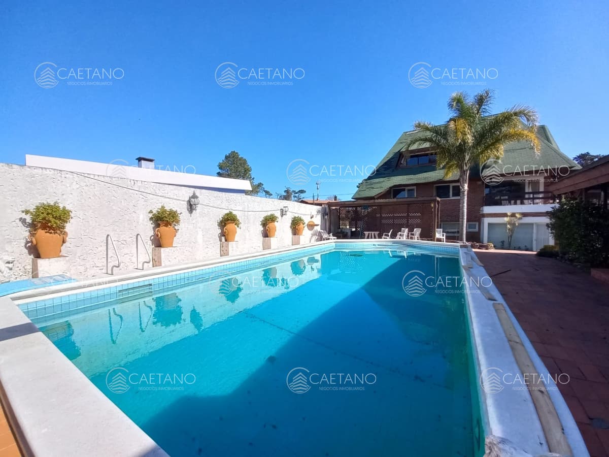 Casa de 6 dormitorios en Playa Mansa , Punta del este