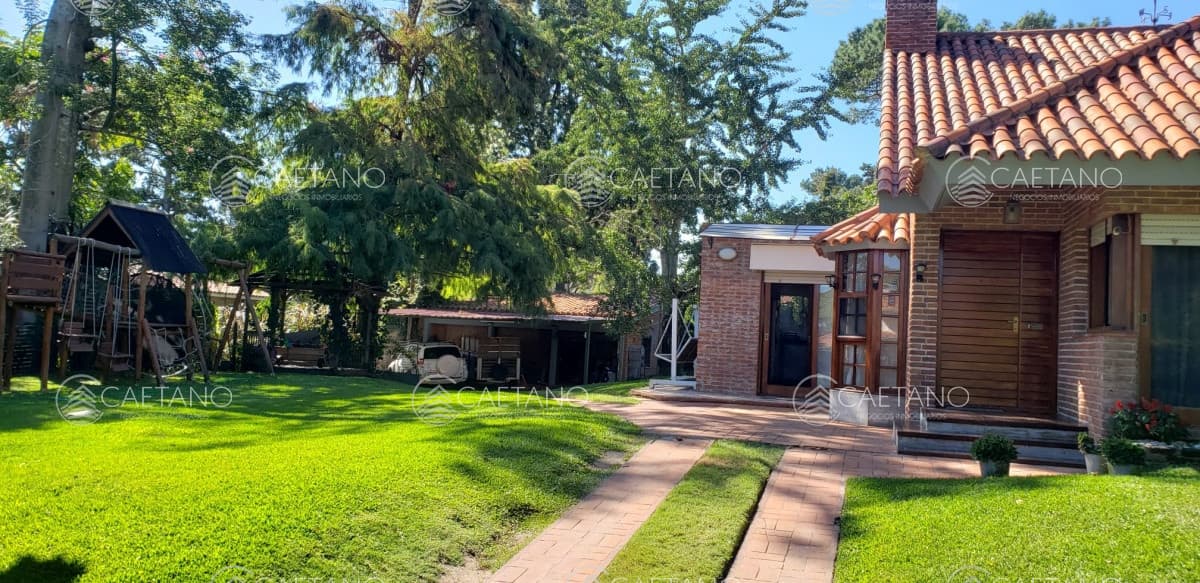 VENDE CASA DE 4 DORMITORIOS EN PLAYA MANSA, PUNTA DEL ESTE — foto 2