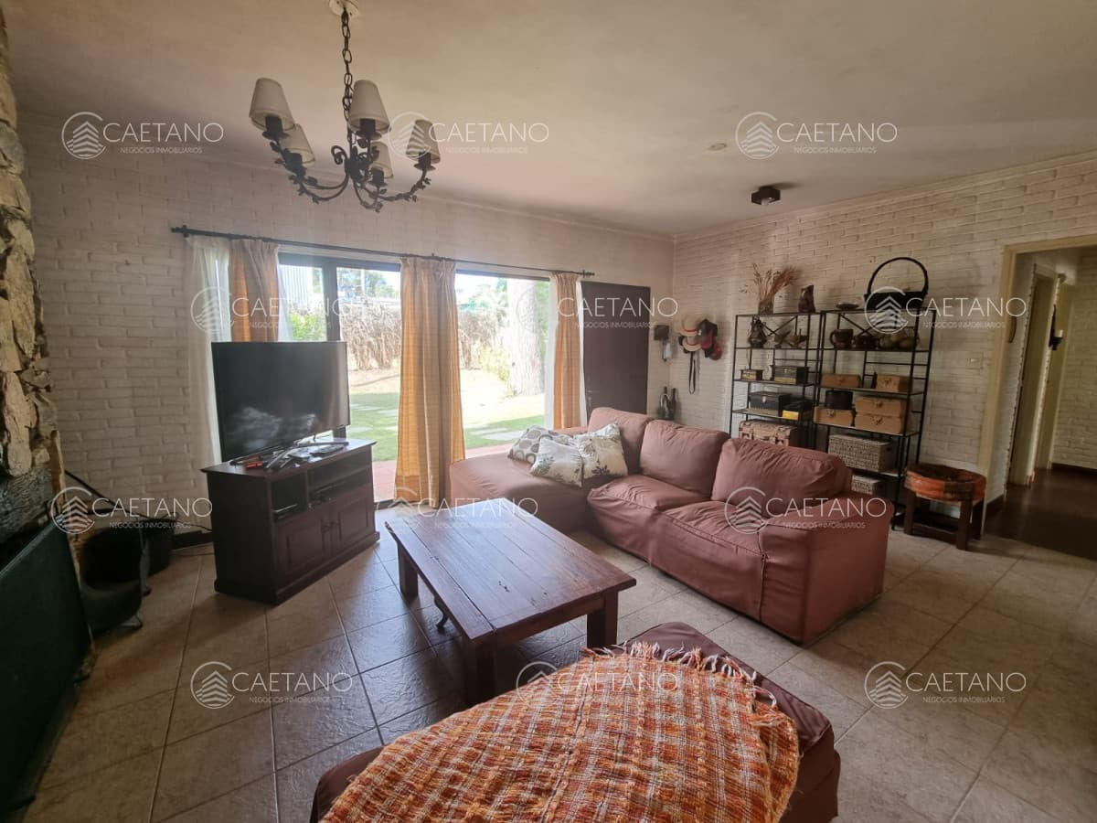 OPORTUNIDAD. Casa de 3 dormitorios en Playa Brava, San Rafael. Punta del Este.