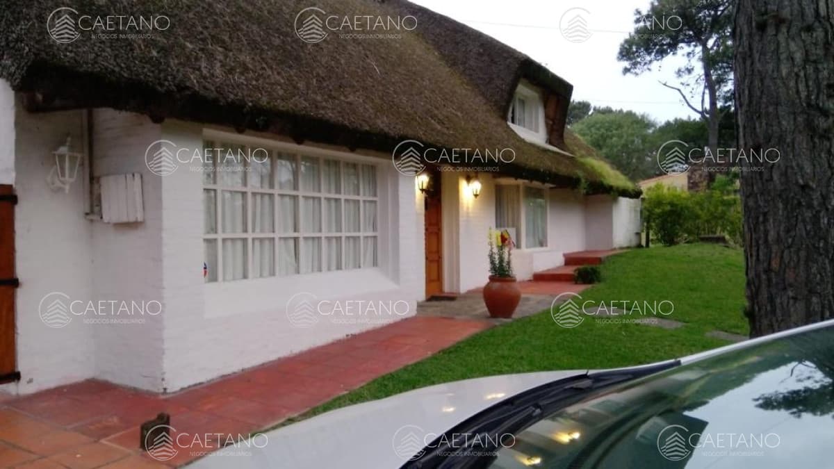 Excelente propiedad en venta en zona tranquila. 3 dormitorios.