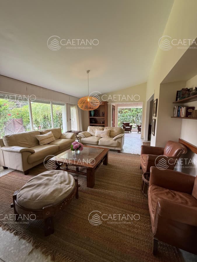 Casa en impecable estado, de 3 dormitorios en San Rafael Punta del Este