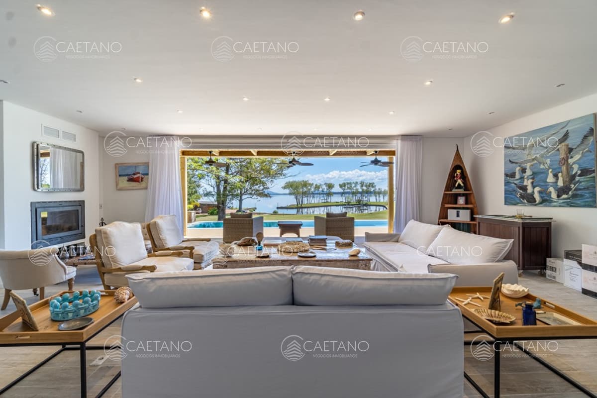 Casa de 3 dormitorios en barrio privado