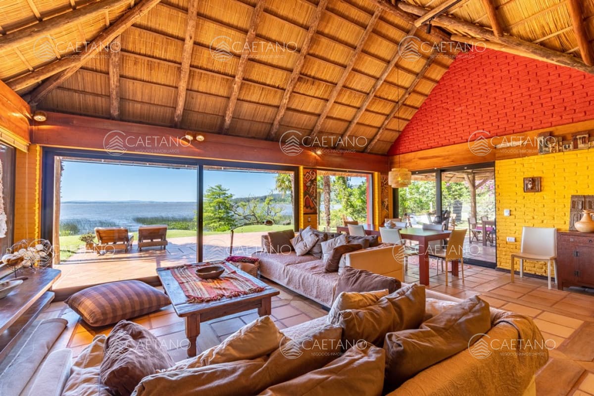 Casa 4 DORMITORIOS en Laguna del Sauce , Punta Ballena