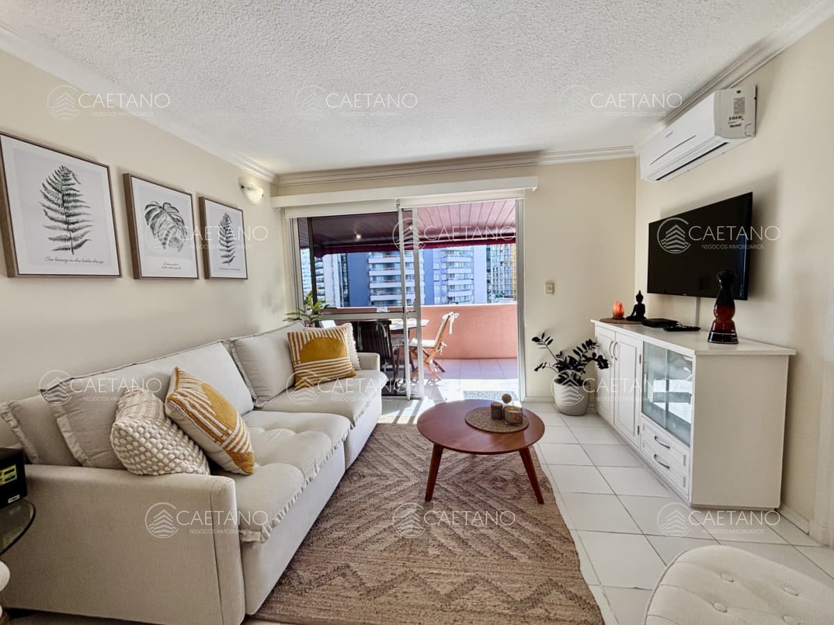 Hermoso apartamento en venta de 2 dormitorios cerca del mar