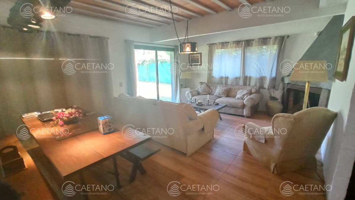 Casa ubicada a pasos de Avenida Córdoba en barrio Cantegril - Punta del Este. — foto 3