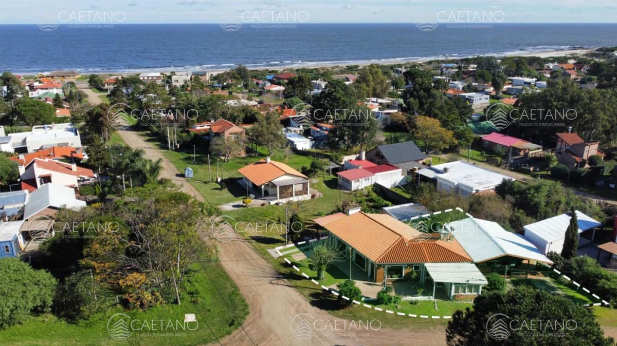 Venta casa 5 dormitorios. Playa hermosa, Piriapolis