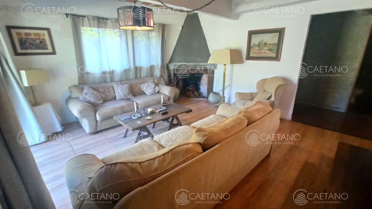 Casa ubicada a pasos de Avenida Córdoba en barrio Cantegril - Punta del Este. — foto 2