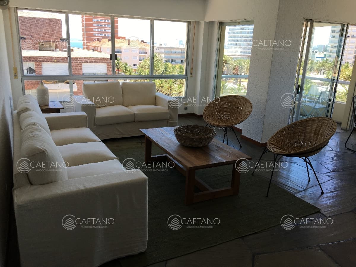 Muy buena oportunidad en Península 3 dormitorios con garage