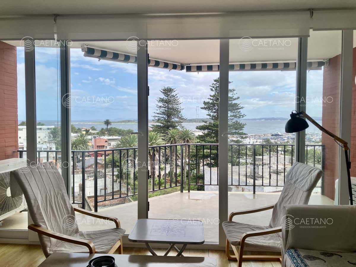 Apartamento en Península 3 dormitorios con garage en alquiler