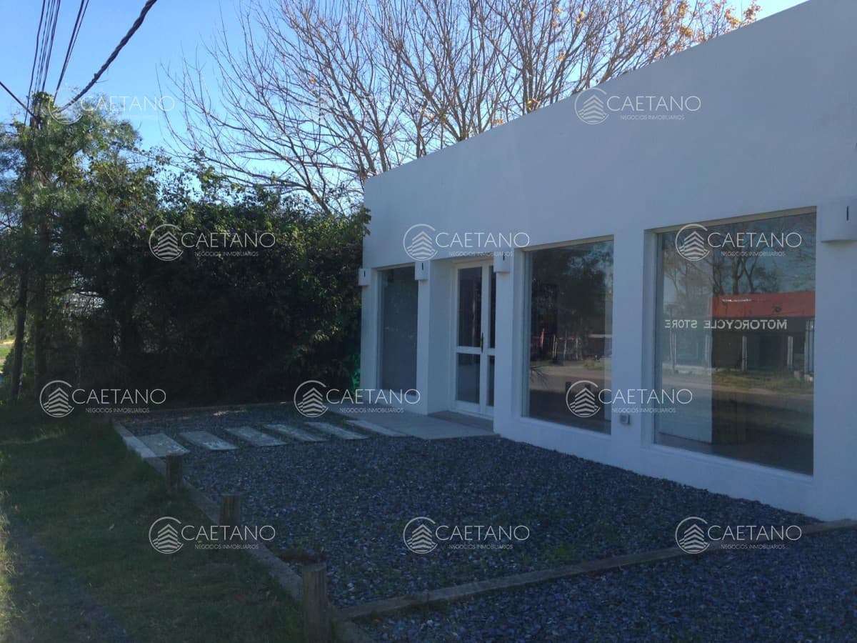 Local comercial en Alquiler en La Barra, muy buena ubicación — foto 3