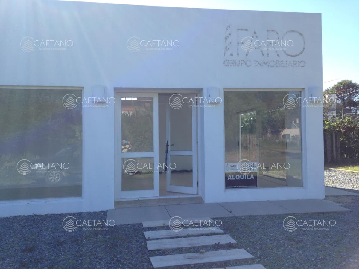 Local comercial en Alquiler en La Barra, muy buena ubicación — foto 2