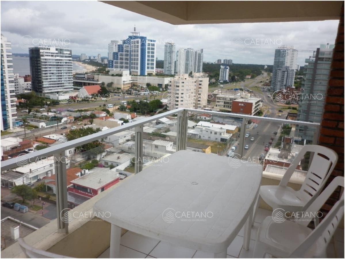 Apartamento de 3 dormitorios en venta en Punta del Este — foto 2