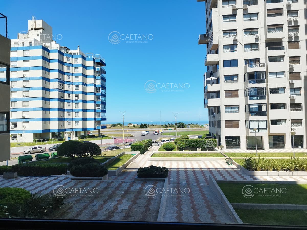 Apartamento de dos dormitorios en alquiler en Punta del Este — foto 3