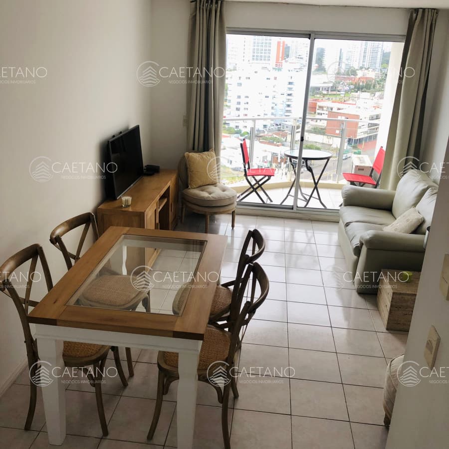 Venta y alquiler de apartamento de un dormitorio y medio en Punta del Este — foto 2