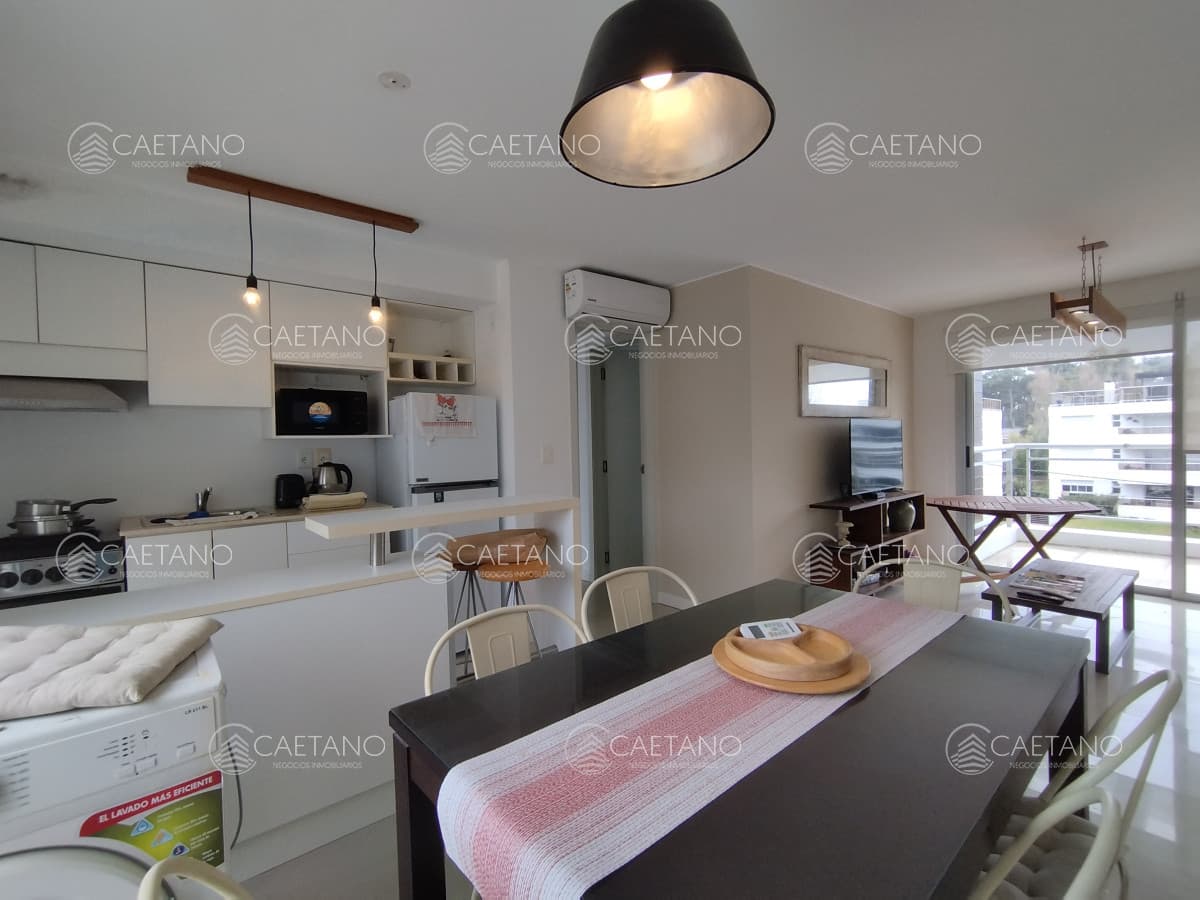 Venta de Pent house en de 2 dormitorios zona Playa abrava