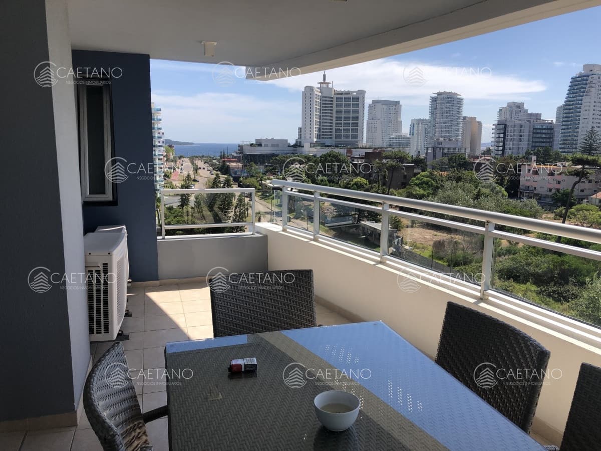 Venta y alquiler temporario de apartamento de 3 dormitorios en Punta del Este