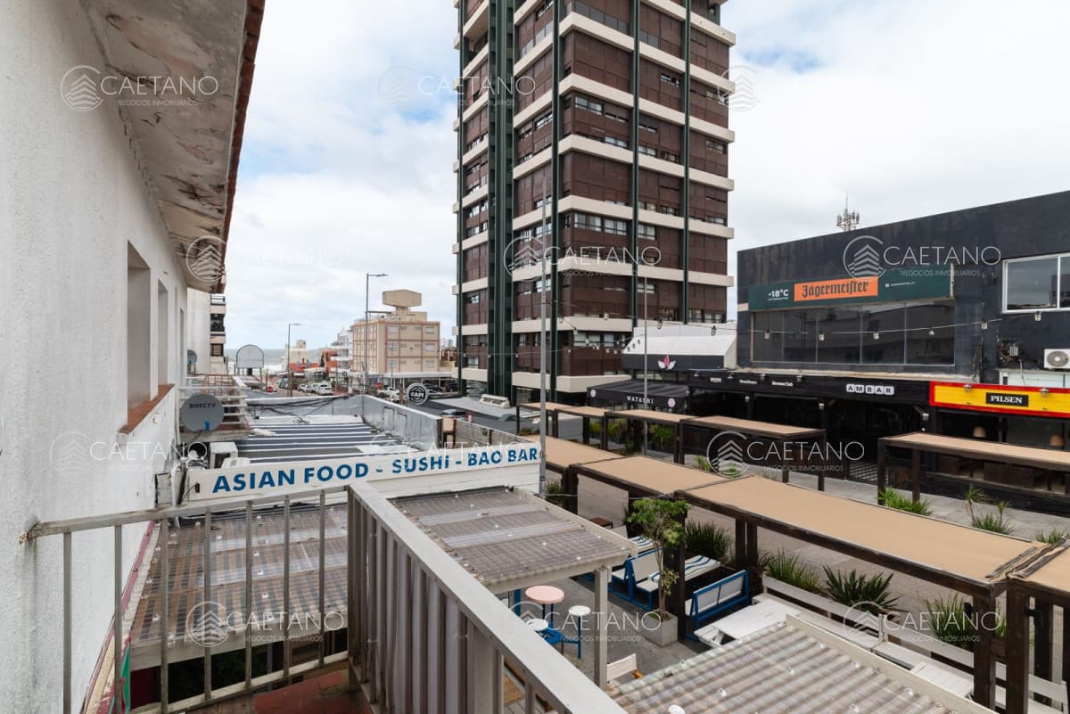 Apartamento en venta de 3 dormitorios y dependencia de servicio en Punta del Este — foto 2