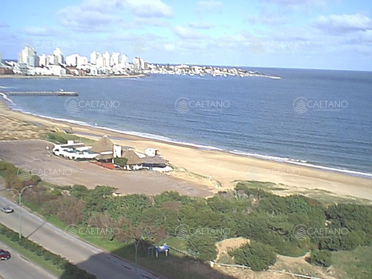 Venta de apartamento de tres dormitorios en Punta del Este — foto 2