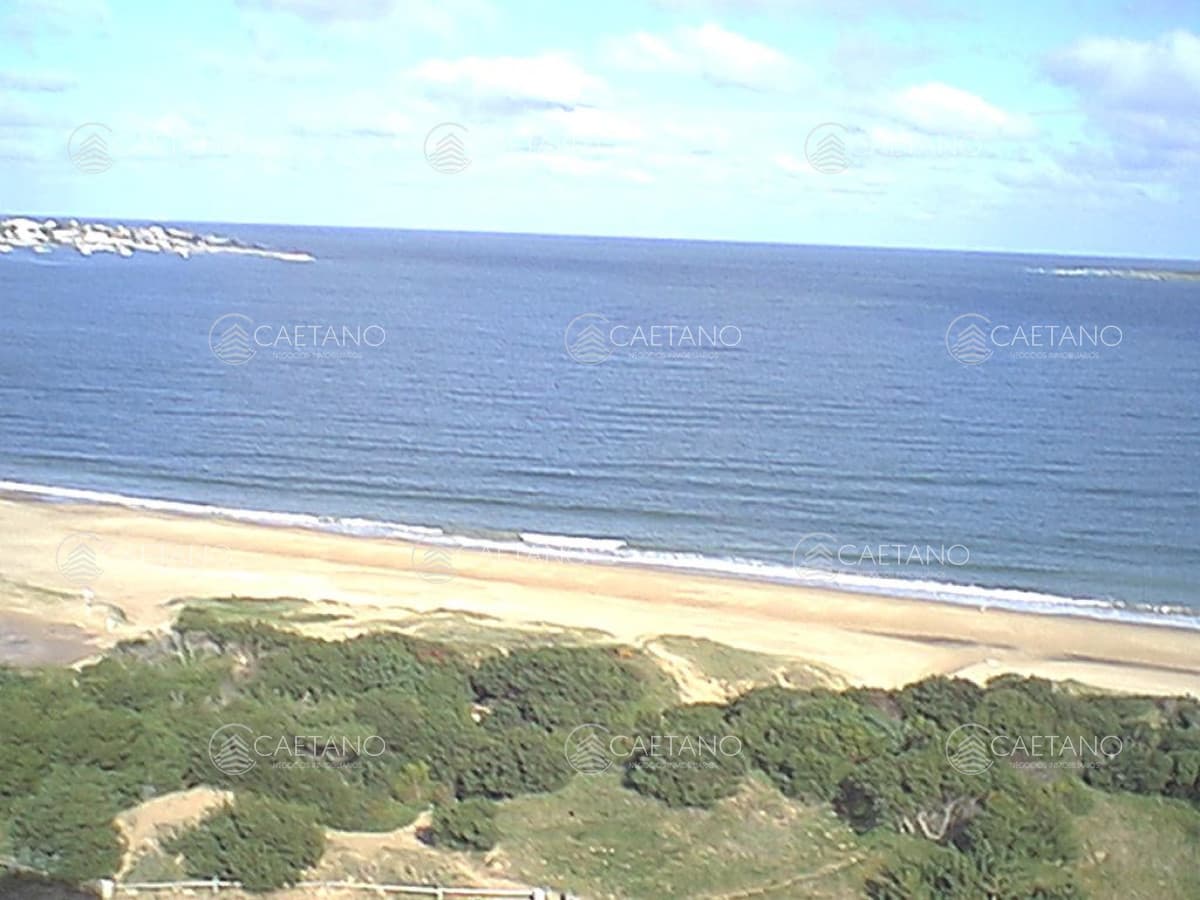 Venta de apartamento de tres dormitorios en Punta del Este — foto 3