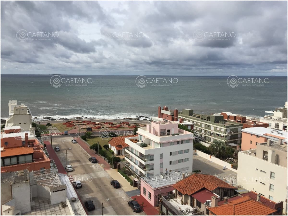 Alquiler y venta de apartamento de 3 dormitorios y dependencia en Punta del Este — foto 2
