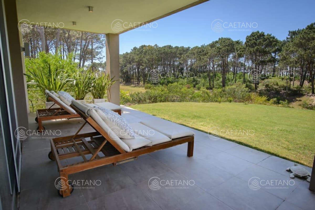 Excelente Propiedad En Barrio Privado - Cuatro Suites + Serv. A Metros Del Mar — foto 3