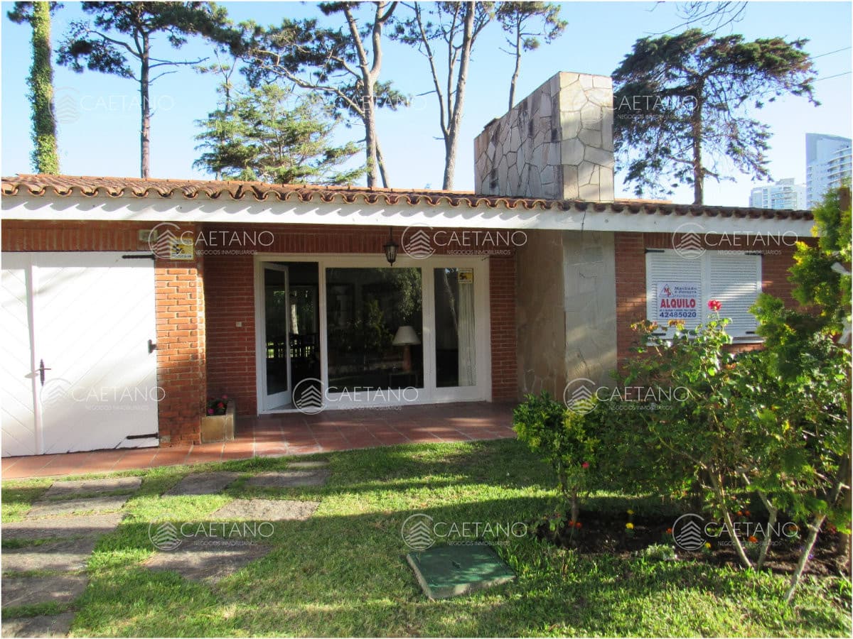 Chalet típico de Punta del Este, a 4 cuadras de Playa Mansa