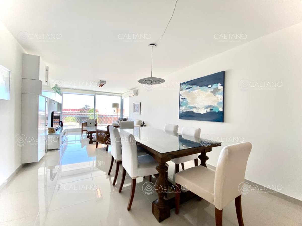 APARTAMENTO EN VENTA SUNRISE TOWER 2 DORMITORIOS MAS SERVICIO PUNTA DEL ESTE — foto 3