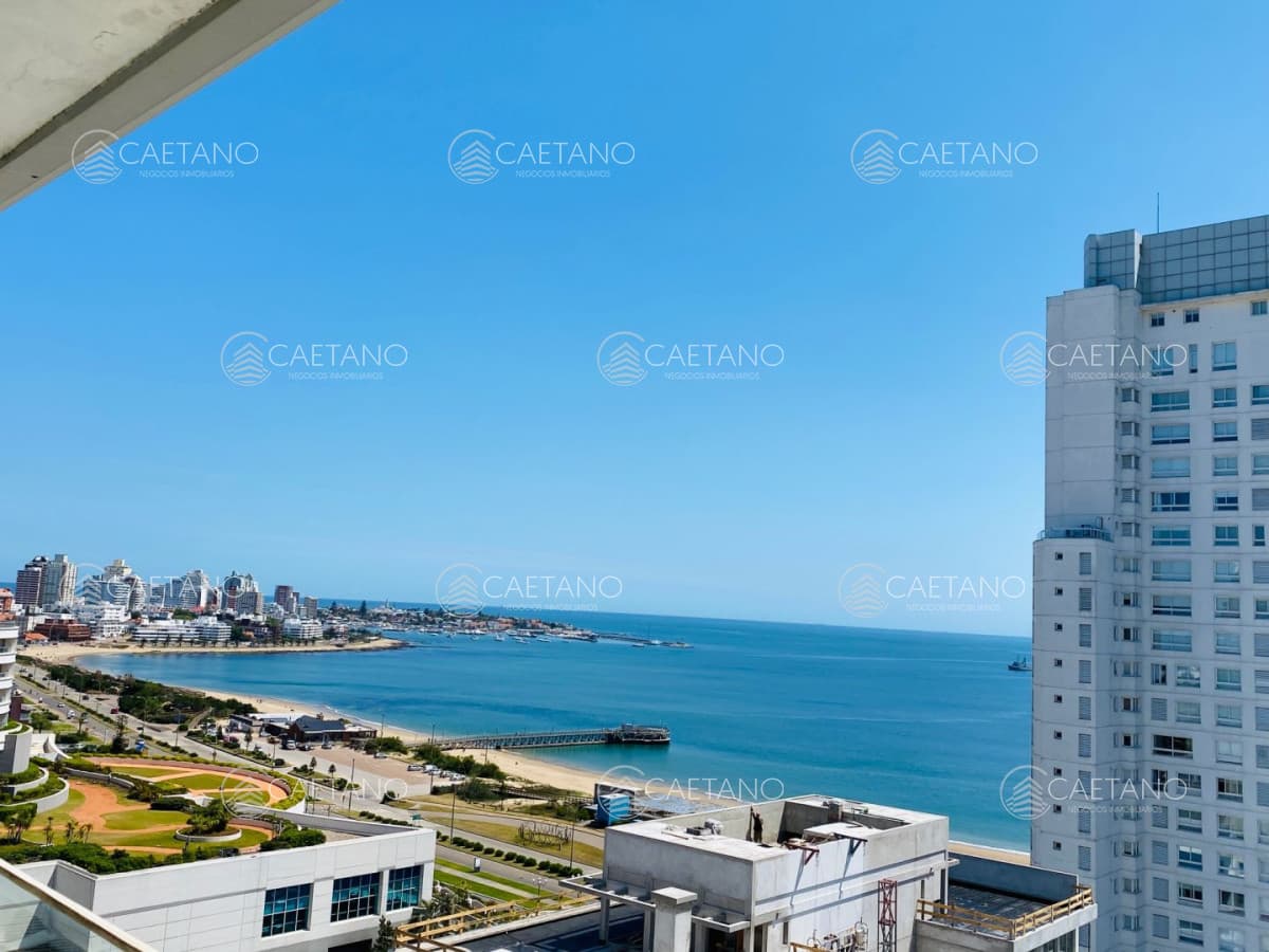 Apartamento en alquiler temporario Playa Mansa 3 dormitorios