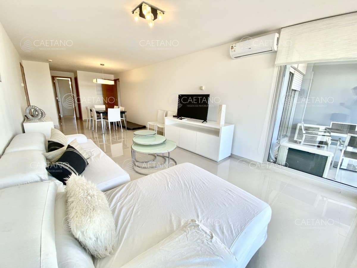 Apartamento alquiler temporario en Playa Mansa 2 dormitorios SUNRISE TOWER — foto 2