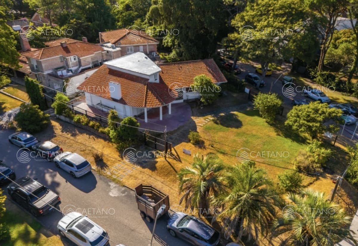 CASA EN VENTA PLAYA MANSA 5 DORMITORIOS