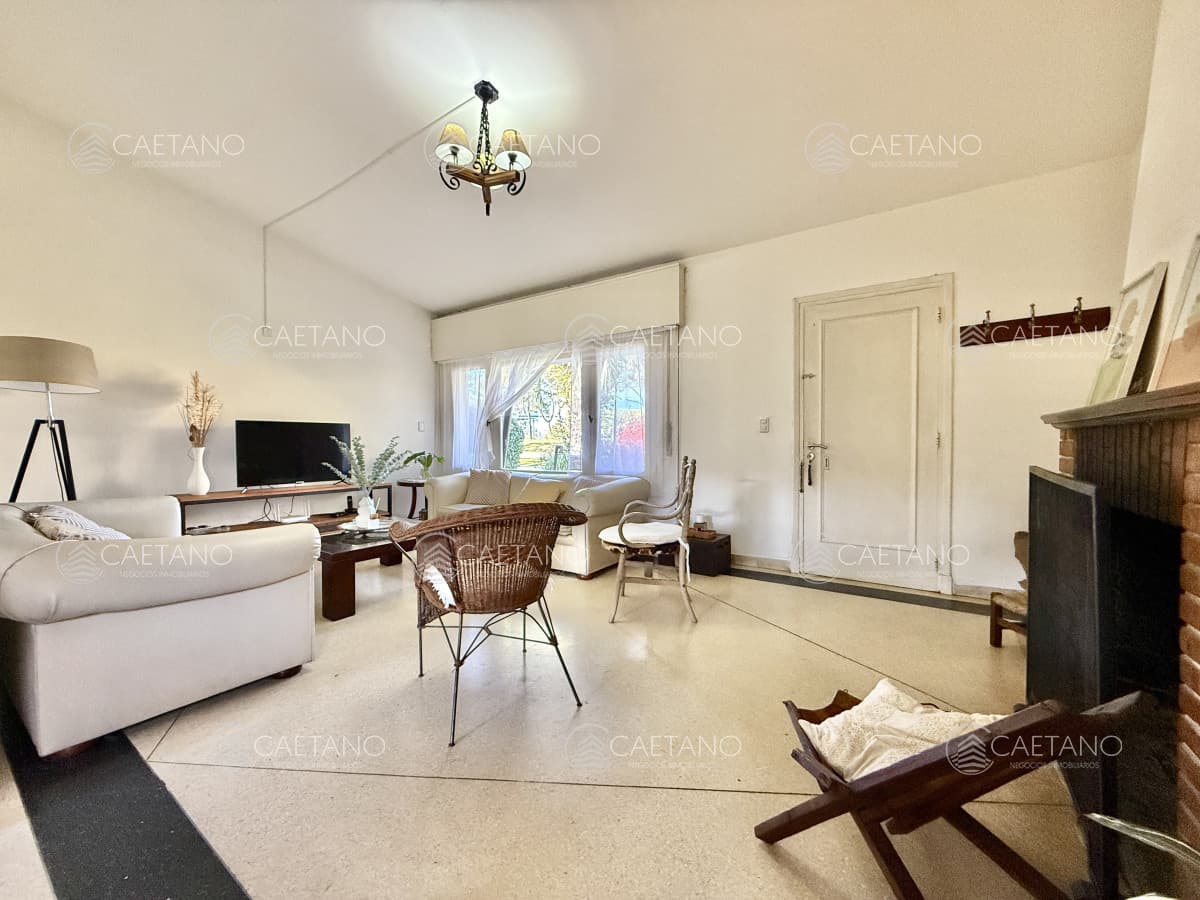 OPORTUNIDAD CASA EN PLAYA MANSA EN 4 DORMITORIOS ZONA CON POTENCIAL COMERCIAL — foto 3