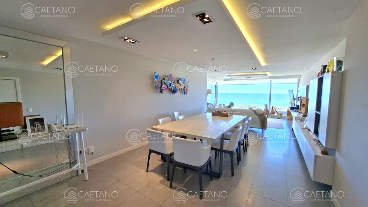Venta apartamento 3 dormitorios. Playa mansa, Punta del Este. — foto 2
